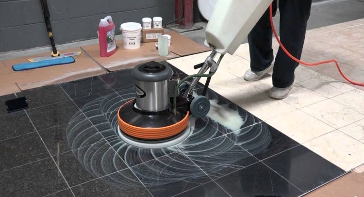 أفضل شركة لجلي وتلميع الرخام في مسقط – الركائز الخالدة تضمن أرضيات لامعة وصحية